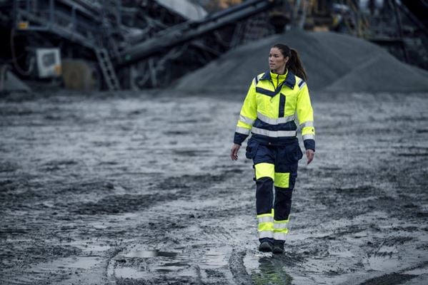The Benefits of Hi-Vis Workwear